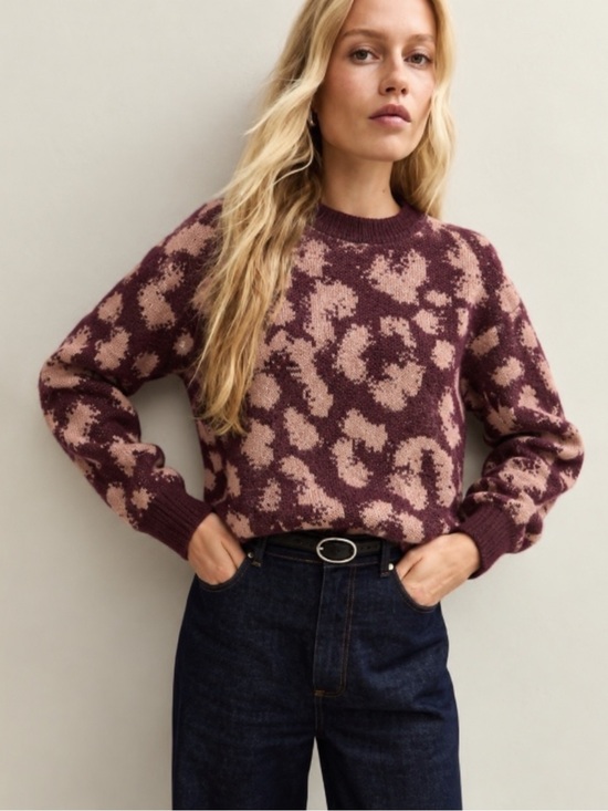 Vero Moda Sweaters - Nordstrom Mauve and Blush animal print Crewneck Sweater